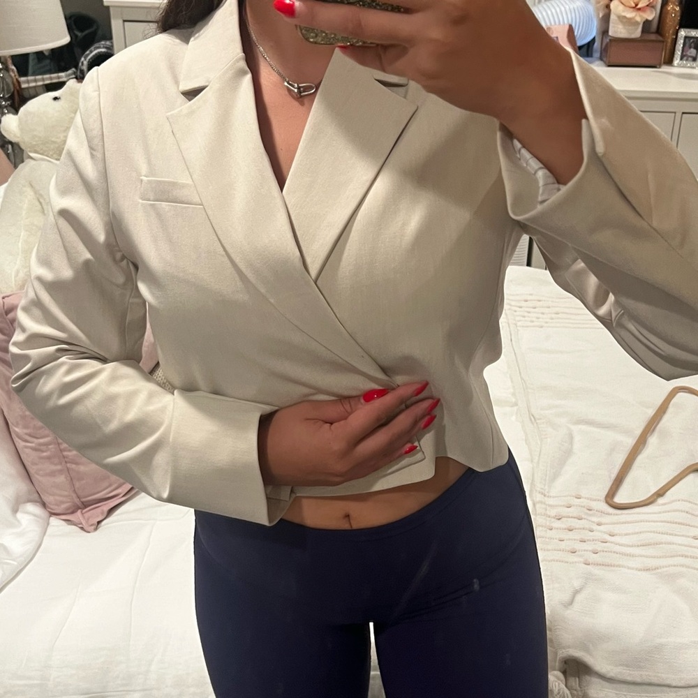 Cropped blazer (SOLD) - Picture 10 of 11